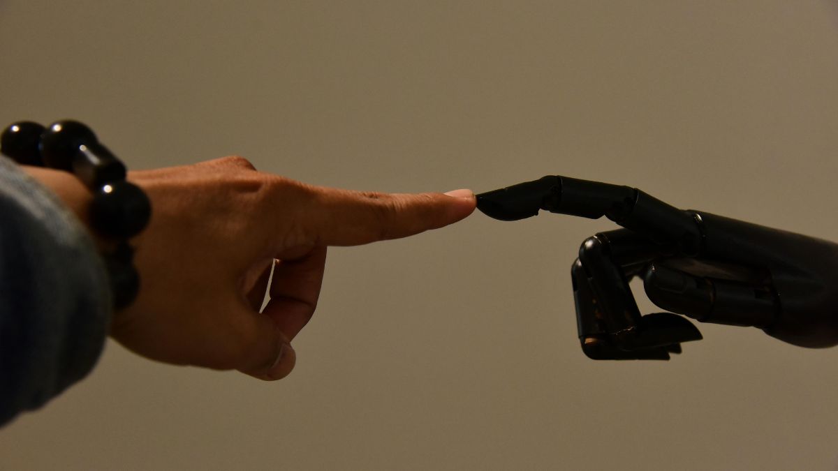 AI and Human Behavior